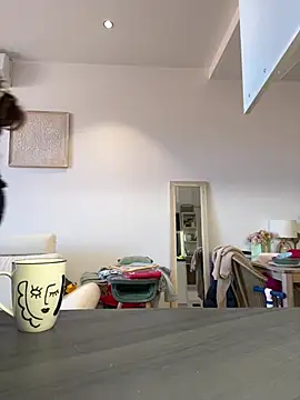 lyajoliee online show from April 15, 8:10 am