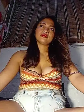 Snapshot of prettybella4u chatting on June 29, 8:53 am prettybella4u online show from June 29, 8:53 am