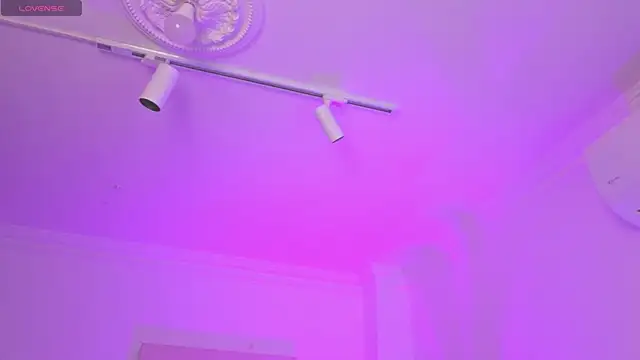 Snapshot of Aleejaa__ chatting on November 17, 11:05 am Aleejaa online show from November 17, 11:05 am