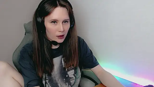 Snapshot of tracy_cooper chatting on January 6, 2:58 pm tracy cooper online show from January 6, 2:58 pm