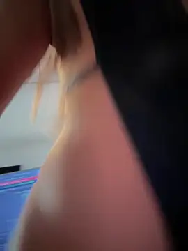 Snapshot of Rose-euphoria chatting on October 9, 1:20 pm Rose-euphoria online show from October 9, 1:20 pm