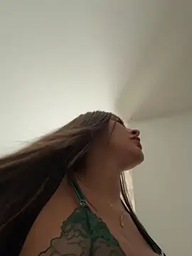 Snapshot of Rose-euphoria chatting on February 21, 9:05 pm Rose-euphoria online show from February 21, 9:05 pm