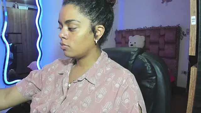 Snapshot of ladyrd1 chatting on February 28, 10:22 pm ladyrd1 online show from February 28, 10:22 pm