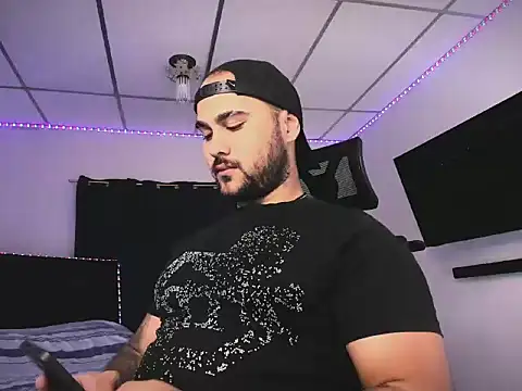 Snapshot of Sebas-hott chatting on February 14, 11:45 pm Sebas-hott online show from February 14, 11:45 pm