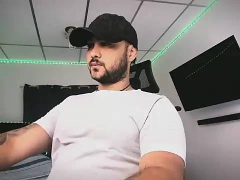 Snapshot of Sebas-hott chatting on February 15, 9:22 pm Sebas-hott online show from February 15, 9:22 pm