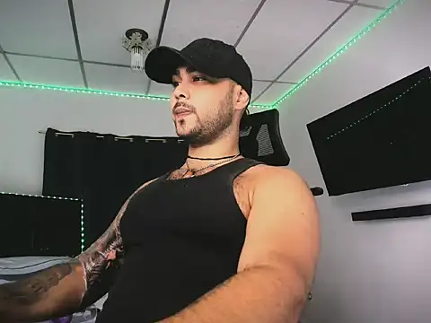 Snapshot of Sebas-hott chatting on February 21, 11:17 pm Sebas-hott online show from February 21, 11:17 pm