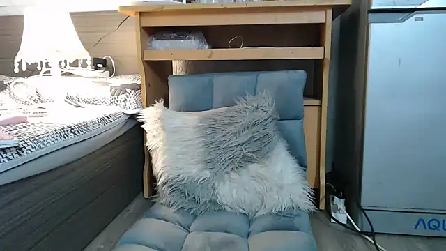 yang hiii online show from March 5, 9:38 am