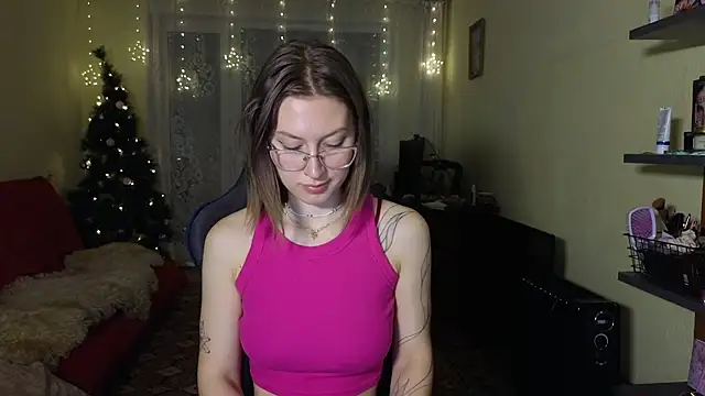 Snapshot of MalvinaBlum chatting on December 9, 8:12 pm MalvinaBlum online show from December 9, 8:12 pm