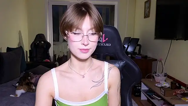 Snapshot of MalvinaBlum chatting on February 23, 12:13 pm MalvinaBlum online show from February 23, 12:13 pm