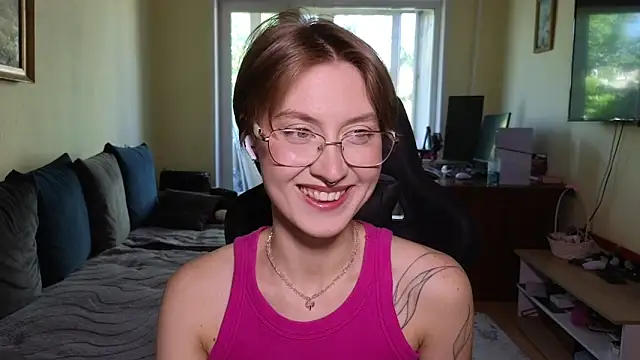 Snapshot of MalvinaBlum chatting on June 18, 7:08 am MalvinaBlum online show from June 18, 7:08 am