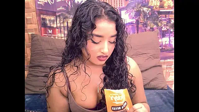 Snapshot of IndianAngel4u chatting on July 6, 5:48 am IndianAngel4u online show from July 6, 5:48 am