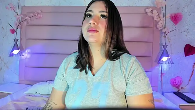 sabrinamilani online show from April 9, 3:17 am