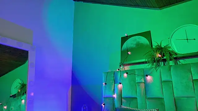 Snapshot of alaia-rogers chatting on October 17, 11:35 am alaia-rogers online show from October 17, 11:35 am