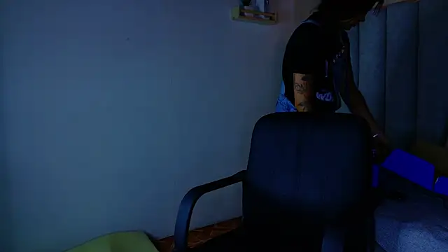 Snapshot of alaia-rogers chatting on October 24, 11:39 am alaia-rogers online show from October 24, 11:39 am