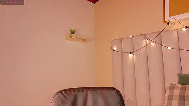 Snapshot of alaia-rogers chatting on November 11, 11:21 am alaia-rogers online show from November 11, 11:21 am