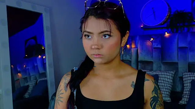 alaia-rogers online show from November 22, 11:42 am