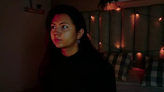 alaia-rogers online show from December 23, 11:08 am