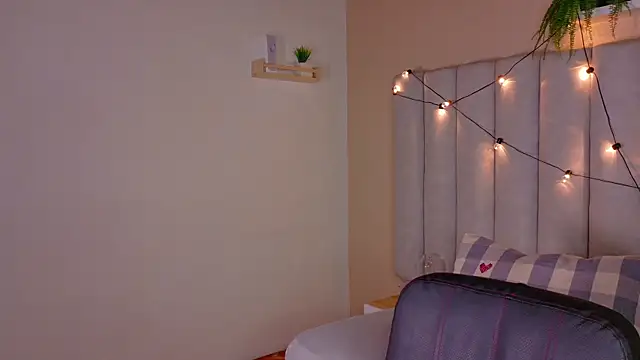 alaia-rogers online show from January 7, 11:45 am