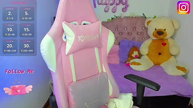 Snapshot of ema_tayy chatting on December 17, 8:15 pm ema tayy online show from December 17, 8:15 pm