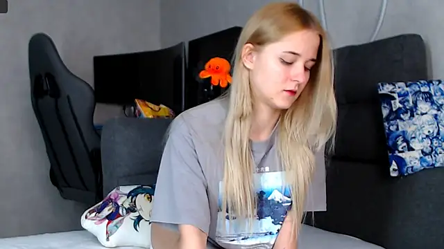 Snapshot of CassidyKiss chatting on October 17, 11:57 am CassidyKiss online show from October 17, 11:57 am