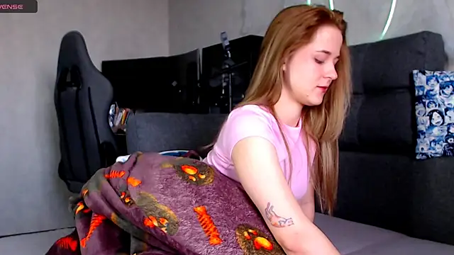 Snapshot of CassidyKiss chatting on October 30, 10:27 am CassidyKiss online show from October 30, 10:27 am