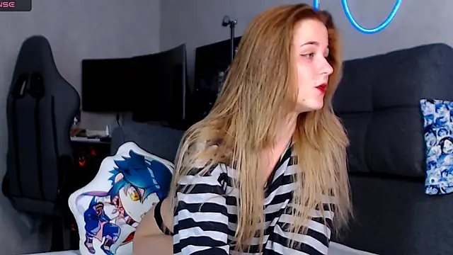 Snapshot of CassidyKiss chatting on November 5, 11:10 am CassidyKiss online show from November 5, 11:10 am