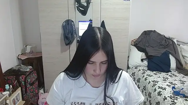 Naomi D online show from April 20, 10:00 pm