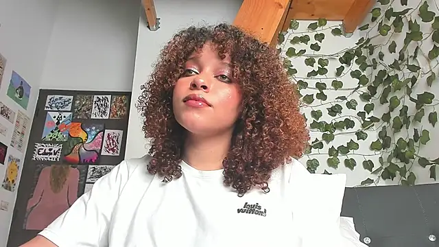 Ada gales  online show from December 18, 9:29 pm