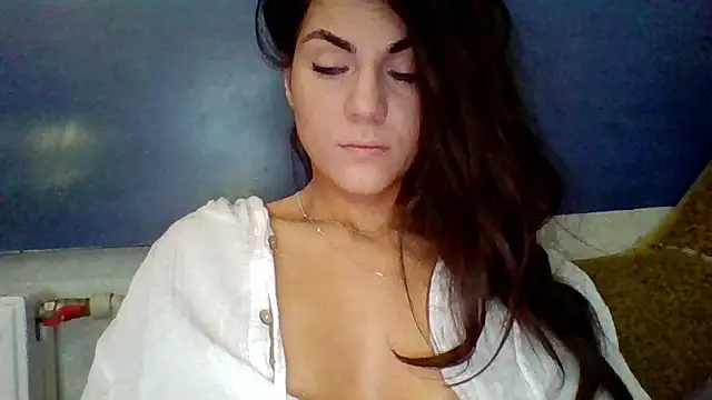Snapshot of AliceTailor chatting on June 20, 4:43 pm AliceTailor online show from June 20, 4:43 pm