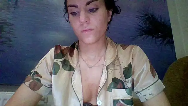Snapshot of AliceTailor chatting on July 14, 10:21 am AliceTailor online show from July 14, 10:21 am