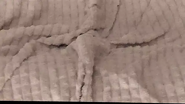 IceDanielles online show from October 5, 6:39 pm