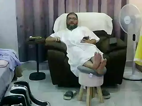 largepanny online show from March 26, 5:51 pm