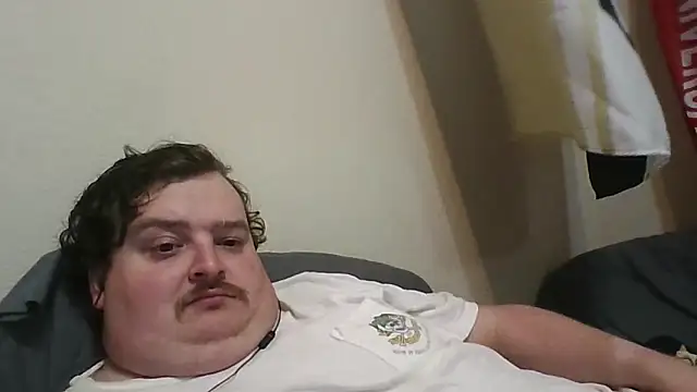 Snapshot of YelpedAverting chatting on December 1, 12:37 am YelpedAverting online show from December 1, 12:37 am