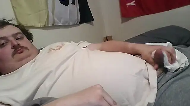 Snapshot of YelpedAverting chatting on December 4, 3:05 am YelpedAverting online show from December 4, 3:05 am