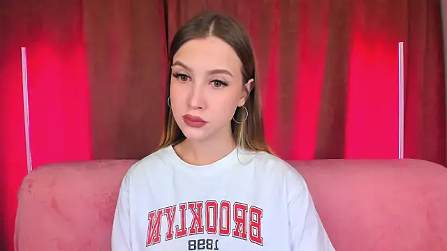 Snapshot of VitalinaBlue chatting on November 16, 1:22 am VitalinaBlue online show from November 16, 1:22 am