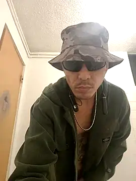 Snapshot of Bstokes671 chatting on May 16, 4:28 pm Bstokes671 online show from May 16, 4:28 pm