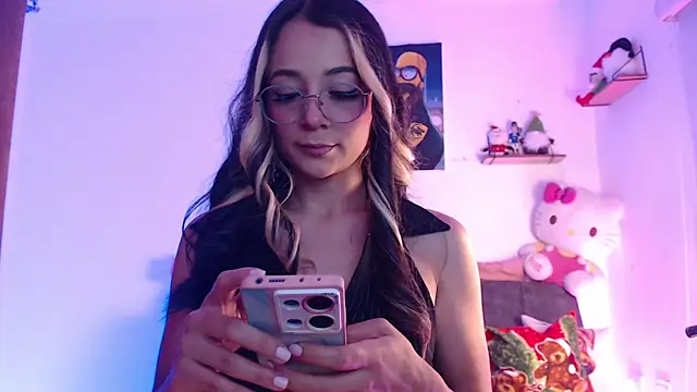 Snapshot of penny_sweett_ chatting on December 4, 10:29 pm penny sweett online show from December 4, 10:29 pm