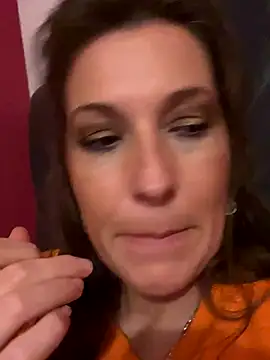 Snapshot of Lwhite1 chatting on October 14, 11:49 pm Lwhite1 online show from October 14, 11:49 pm