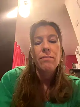 Snapshot of Lwhite1 chatting on October 29, 4:42 pm Lwhite1 online show from October 29, 4:42 pm