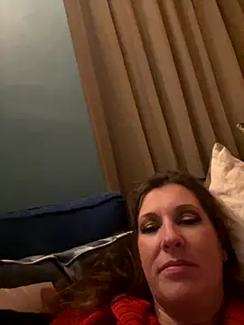 Snapshot of Lwhite1 chatting on November 6, 12:33 am Lwhite1 online show from November 6, 12:33 am