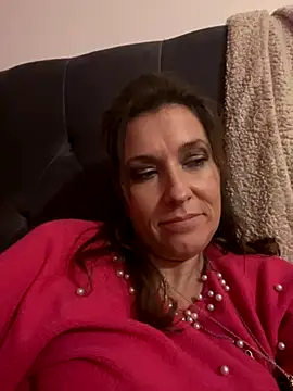 Snapshot of Lwhite1 chatting on November 12, 12:44 am Lwhite1 online show from November 12, 12:44 am