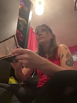 Snapshot of Lwhite1 chatting on November 13, 4:39 pm Lwhite1 online show from November 13, 4:39 pm