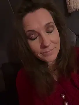 Snapshot of Lwhite1 chatting on November 26, 11:39 pm Lwhite1 online show from November 26, 11:39 pm