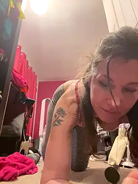 Snapshot of Lwhite1 chatting on December 14, 11:31 pm Lwhite1 online show from December 14, 11:31 pm