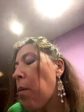 Lwhite1 online show from December 19, 4:47 pm