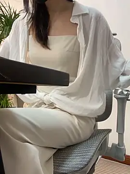 Annabody online show from December 19, 8:27 pm