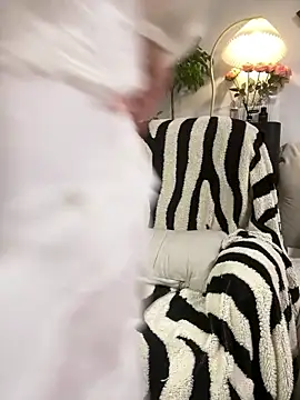 Annabody online show from February 6, 6:44 pm