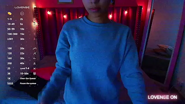 littleebonny online show from December 5, 1:06 pm
