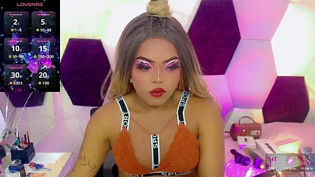 KayleighDreams  online show from February 18, 2:29 am