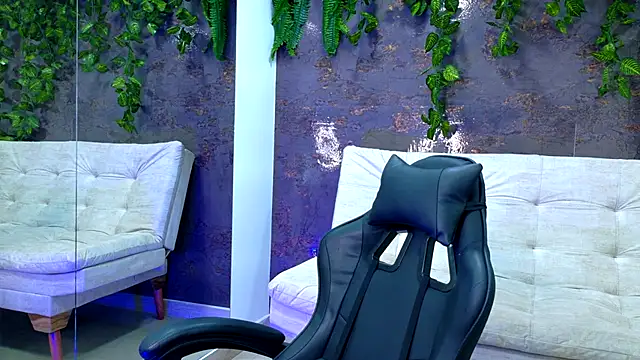 emily jones 1 online show from November 10, 12:04 pm